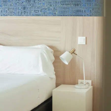 Select Aparthotel 4*