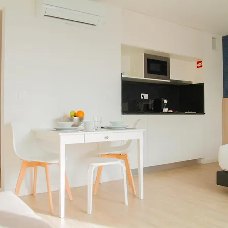 Select Aparthotel 4*